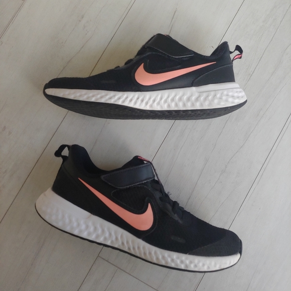 Nike Other - Nike Revolution 5 girls running Shoes Black / Sunset Pulse